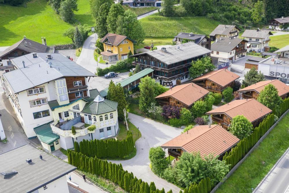 Apartment In Fuegen With A Shared Wellness Exteriör bild