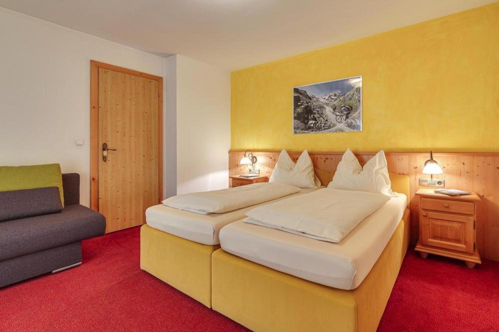 Apartment In Fuegen With A Shared Wellness Exteriör bild
