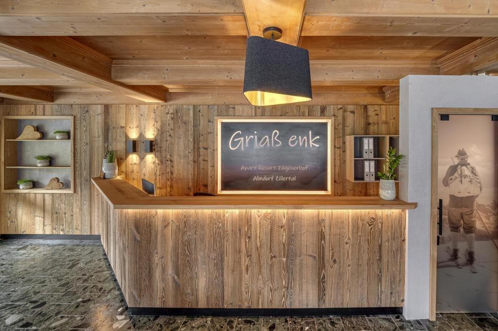 Apartment In Fuegen With A Shared Wellness Exteriör bild